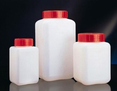 A square container with a screw cap and insert plug