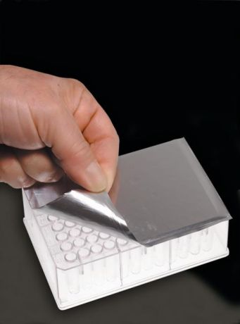 Adhesive aluminum foil for sealing PCR plates