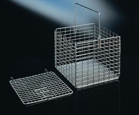 Basket with handle, square