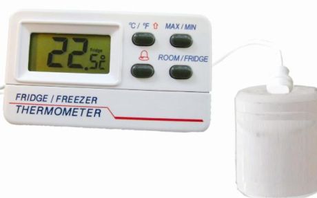 Digital thermometer for measuring refrigerator/freezer and room air