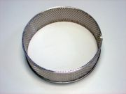 Erősített peremű körszita ZM 300-ba, trapézoid 0,75 mm lyukakkal, rozsdamentes acél