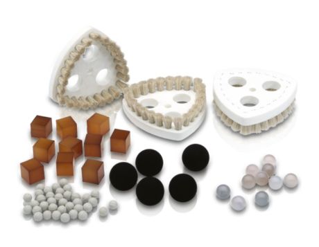 Accessories for sieving, brushes, balls