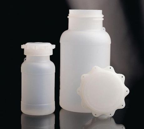 Wide neck containers for liquids with star-shaped cap