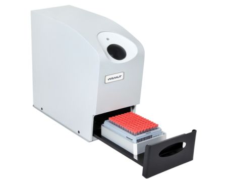 Automatic capping device
